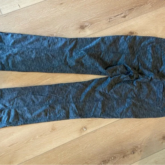 Athleta Gray Straight leg Leggings - Picture 3 of 6